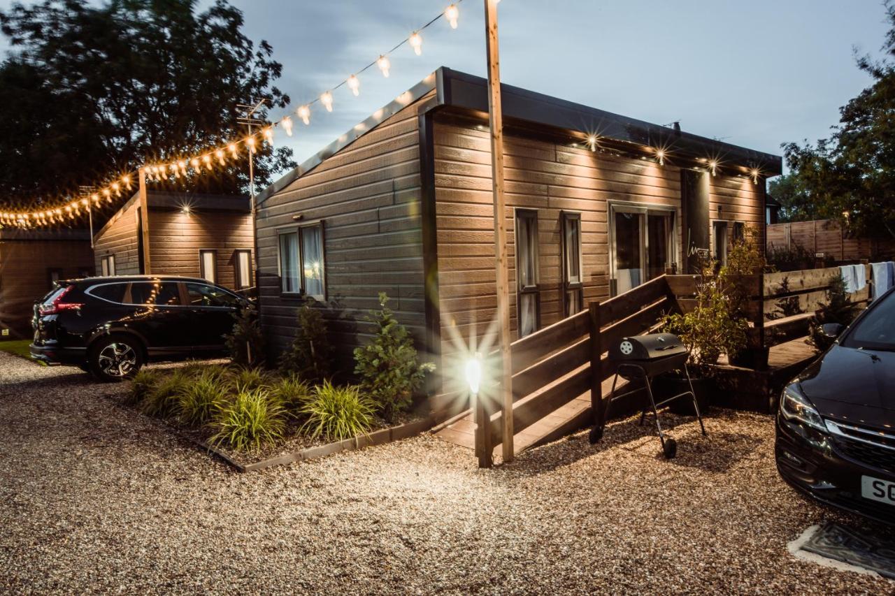 Black Bull Retreat, Barmston With Private Hot Tubs Driffield Esterno foto