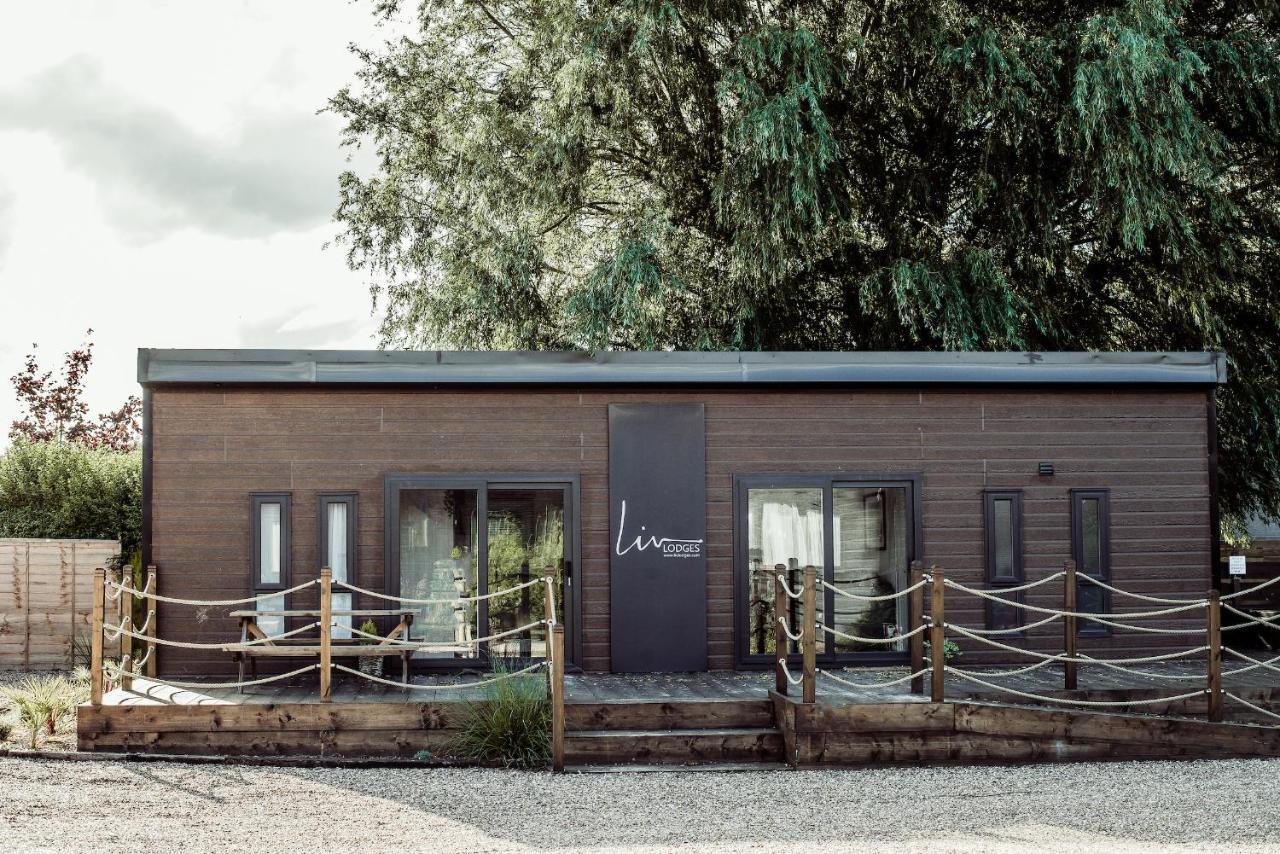 Black Bull Retreat, Barmston With Private Hot Tubs Driffield Esterno foto