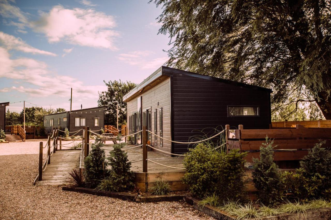 Black Bull Retreat, Barmston With Private Hot Tubs Driffield Esterno foto