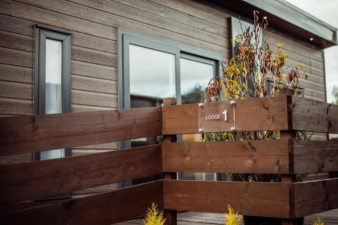Black Bull Retreat, Barmston With Private Hot Tubs Driffield Esterno foto