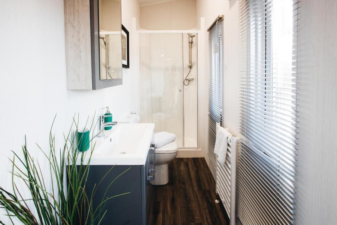 Black Bull Retreat, Barmston With Private Hot Tubs Driffield Esterno foto
