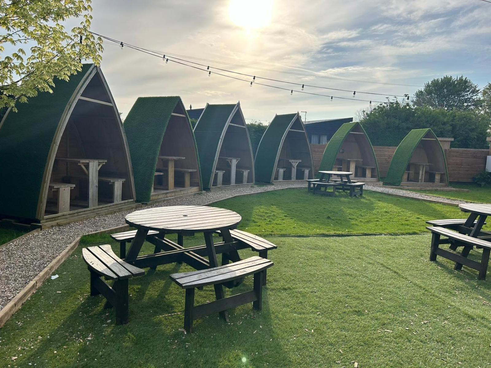 Black Bull Retreat, Barmston With Private Hot Tubs Driffield Esterno foto